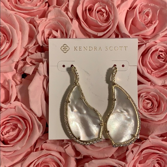 Kendra Scott Jewelry - Kendra Scott earnings